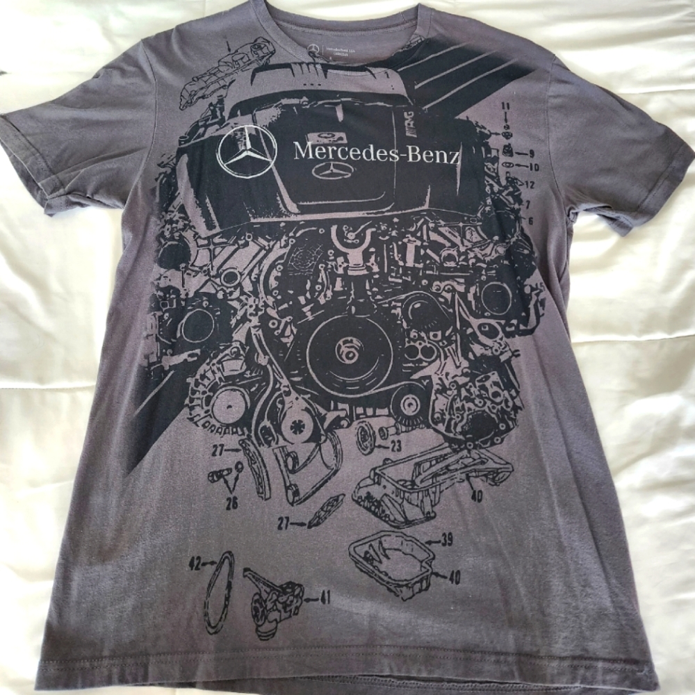 😎Size Large Mercedes Benz T-Shirt in Excellent Condition
